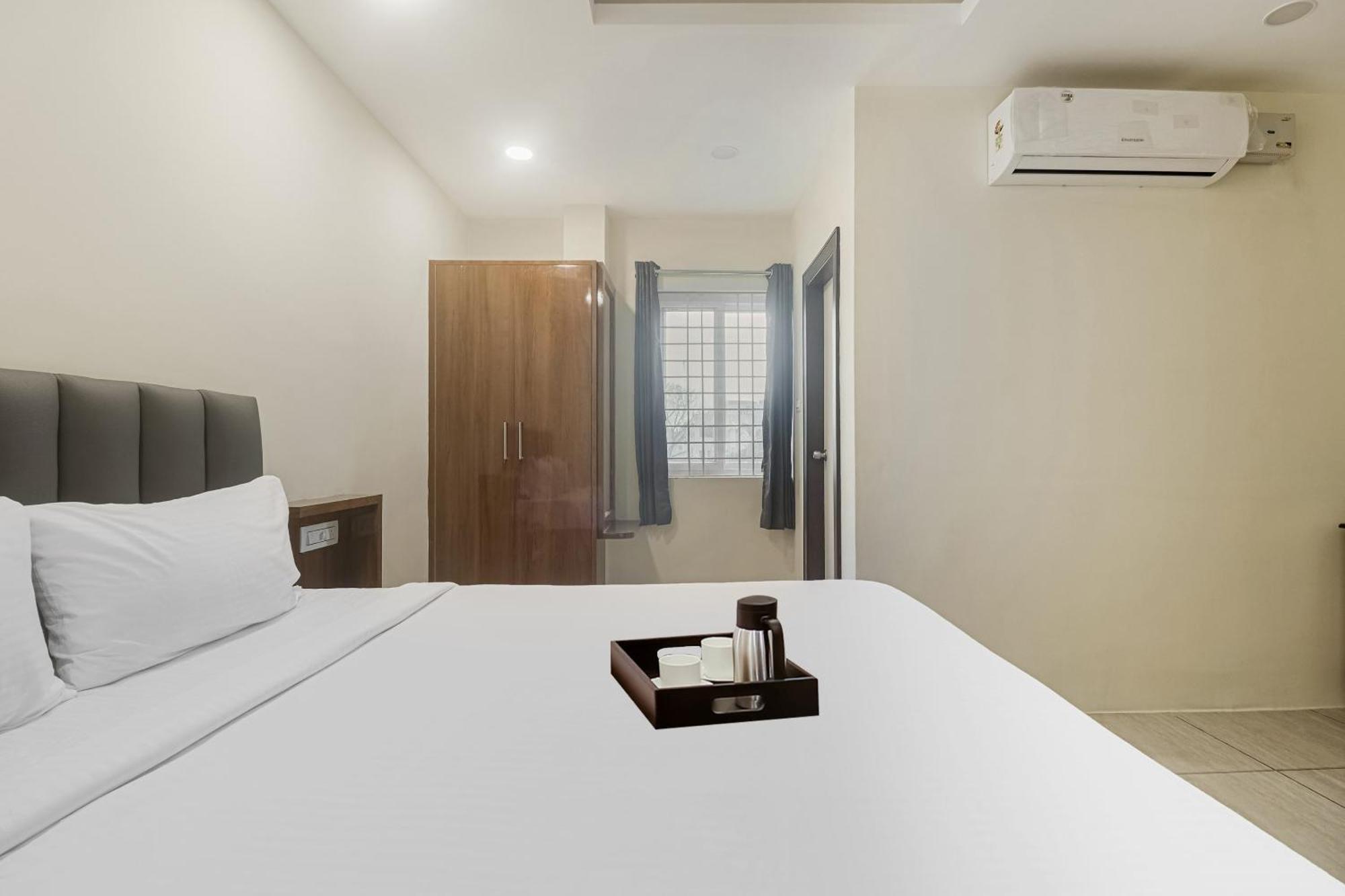Townhouse Dj Grand Hotel Tirupati Exterior foto